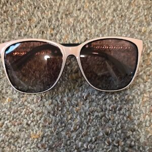 Chic Women's Sunglasses - Black and Cream